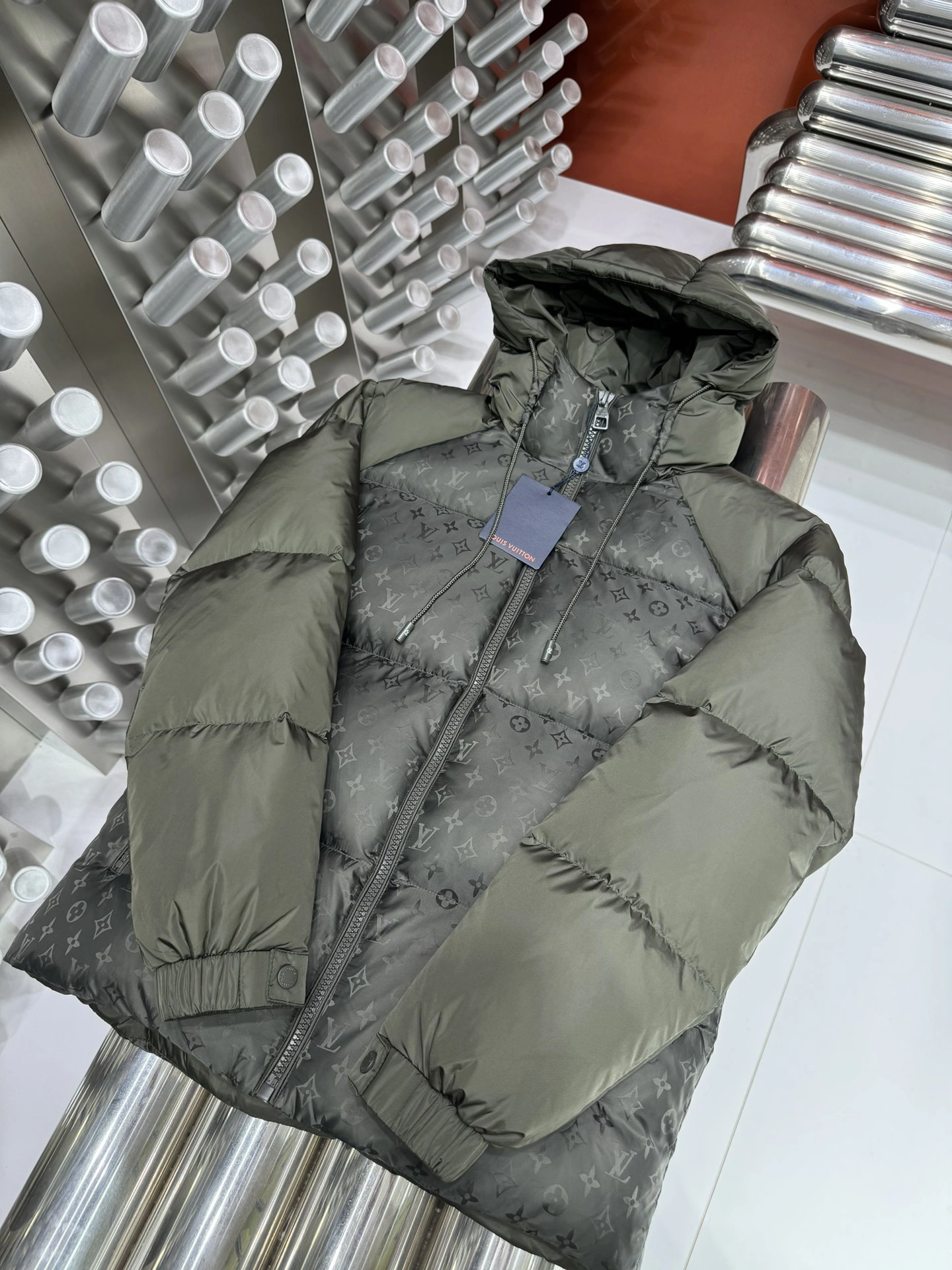 Louis Vuitton Down Jackets Snug 139413