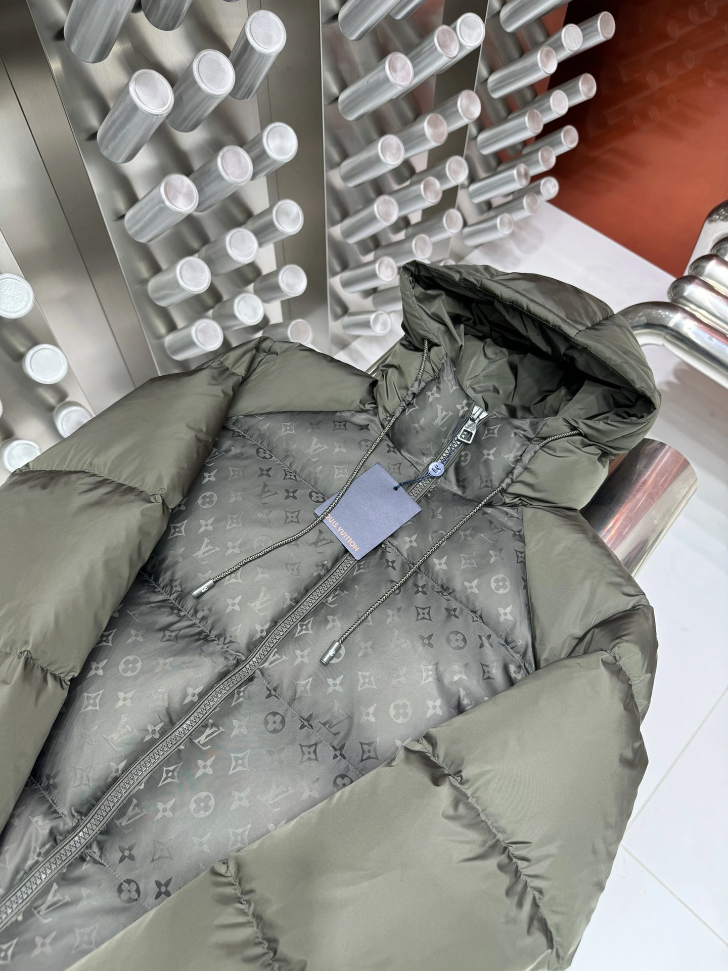 Louis Vuitton Down Jackets Snug 139413