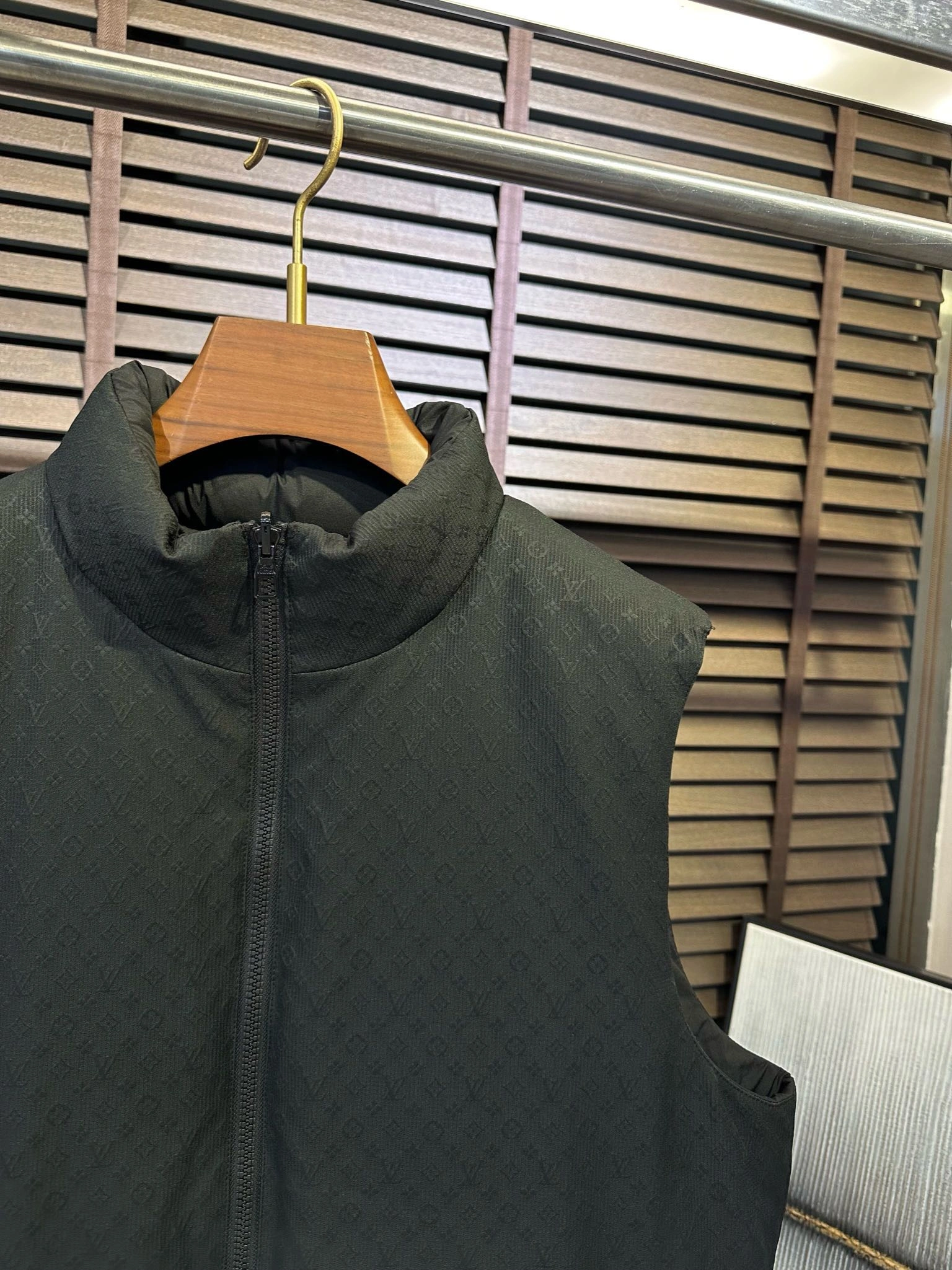 Louis Vuitton Down Jackets Stretchable 139410