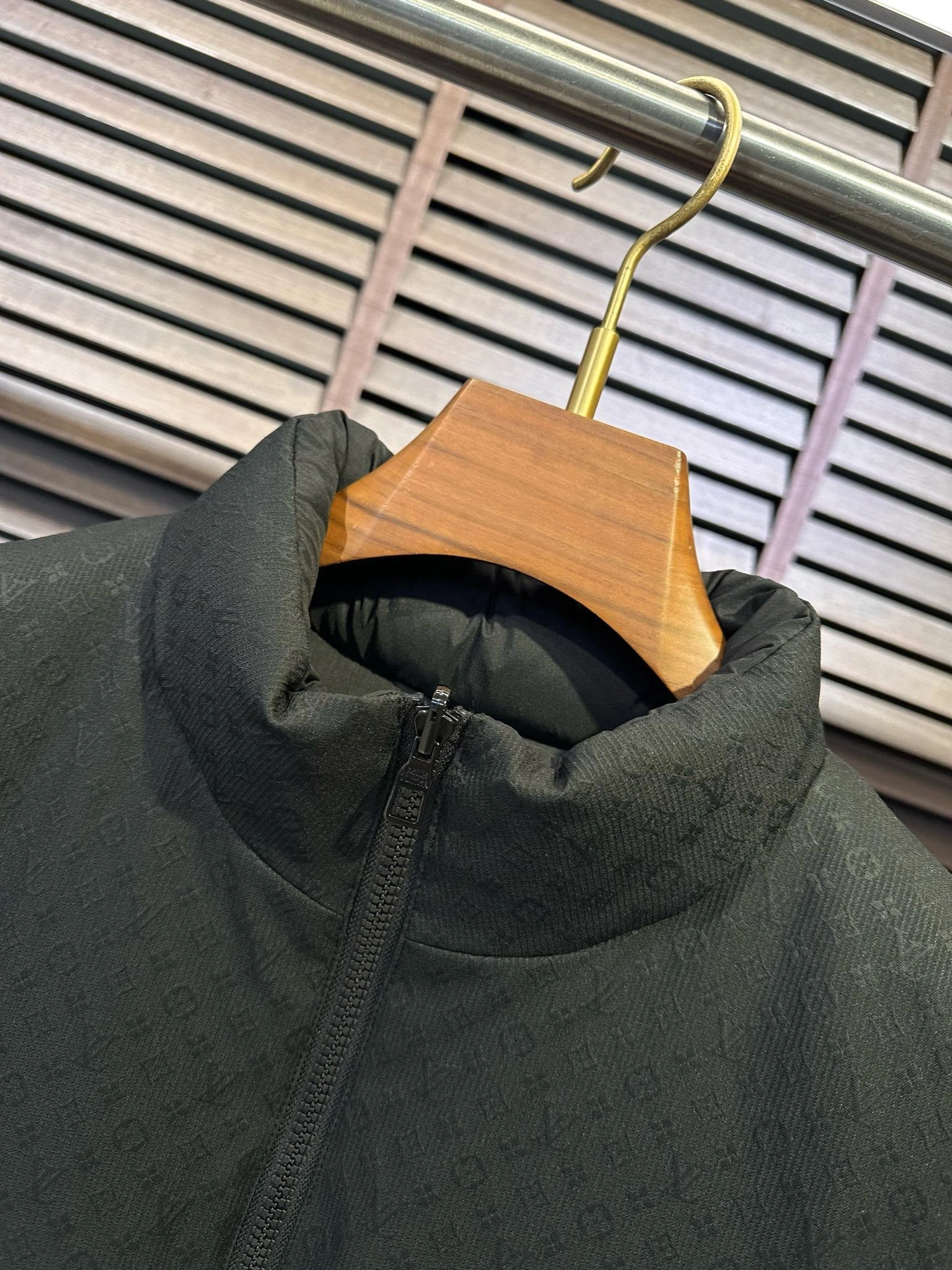 Louis Vuitton Down Jackets Stretchable 139410