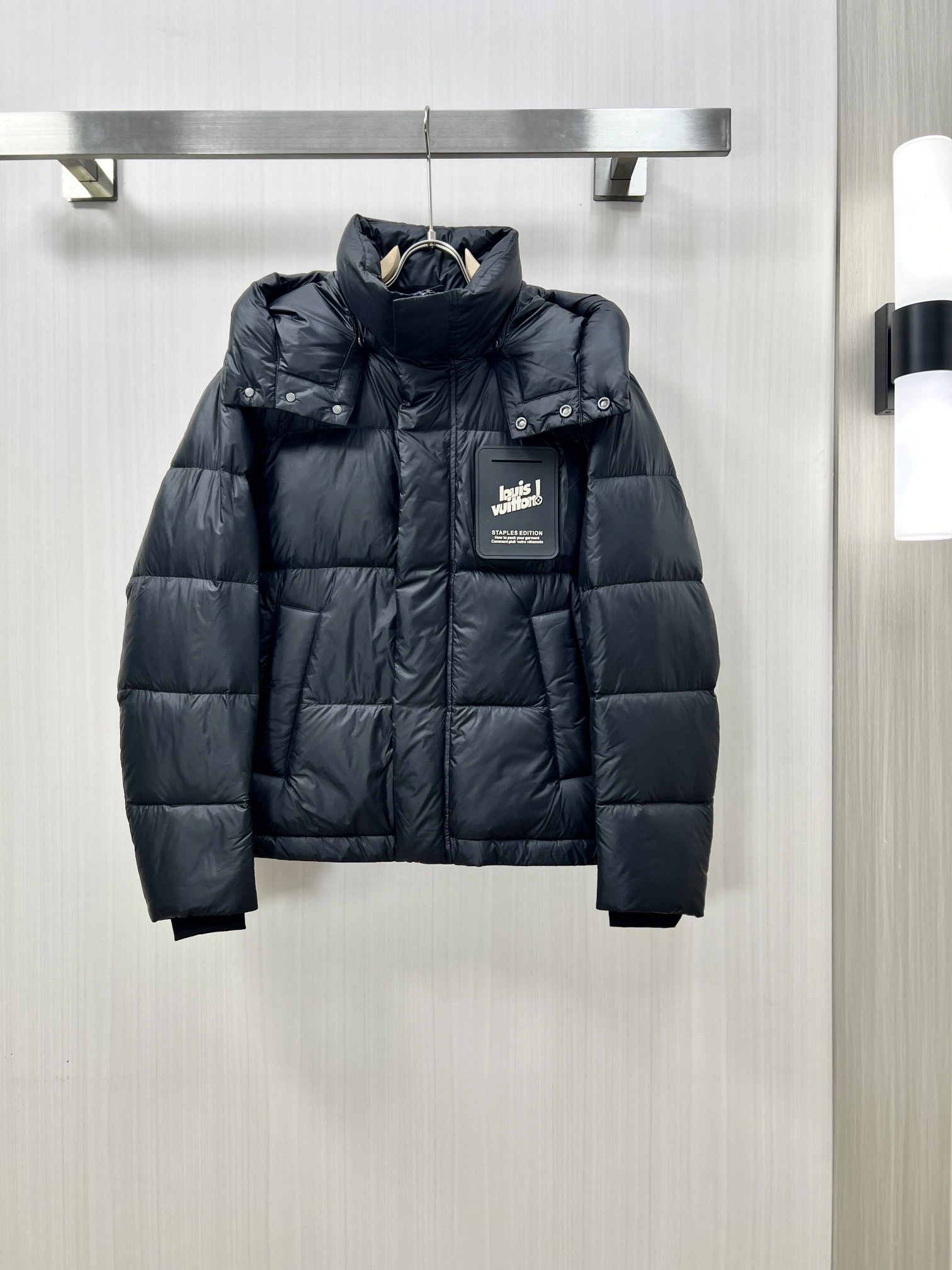 WaterResistant Louis Vuitton Down Jackets 139414