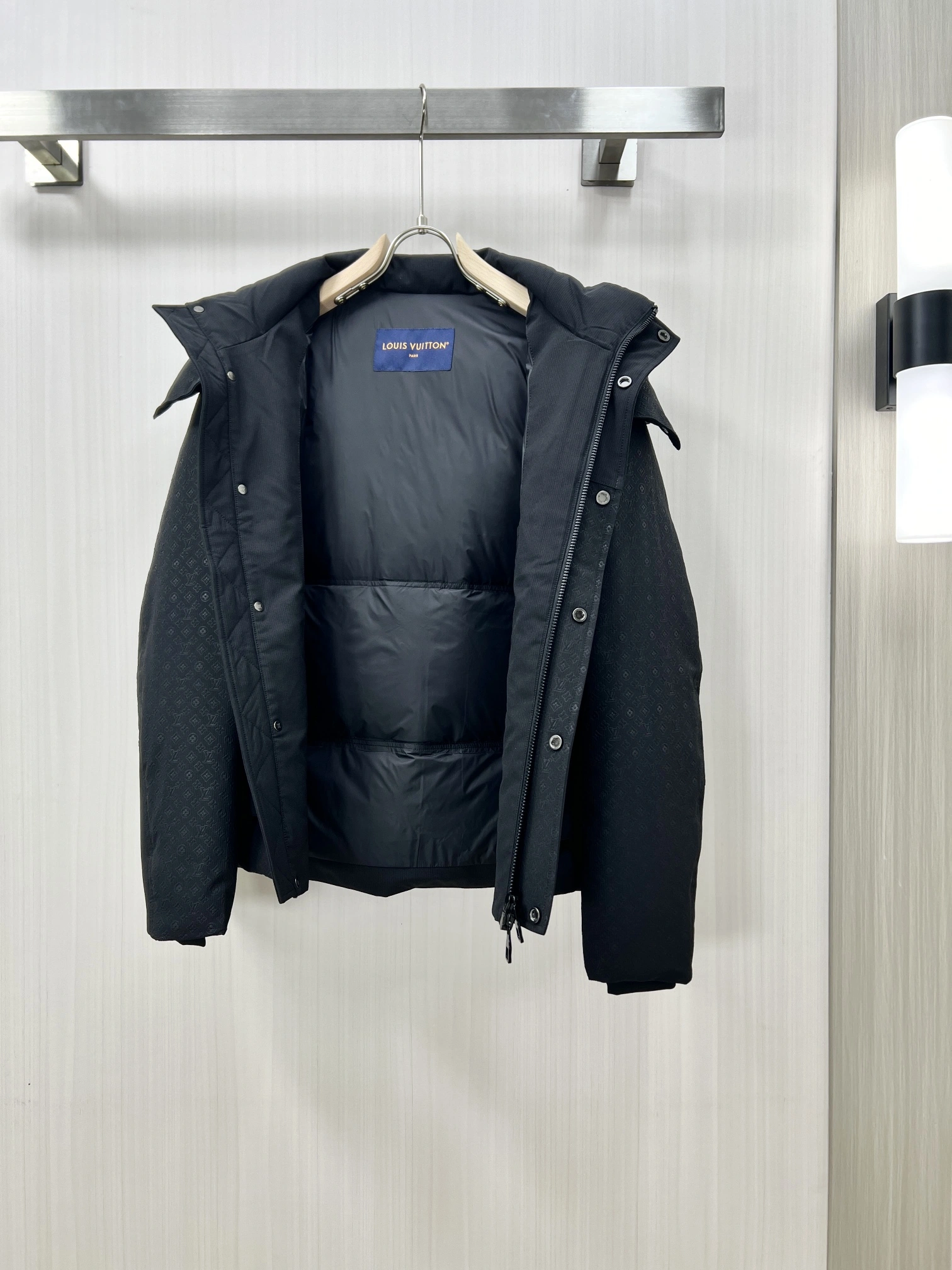 Louis Vuitton Down Jackets FashionForward 139409