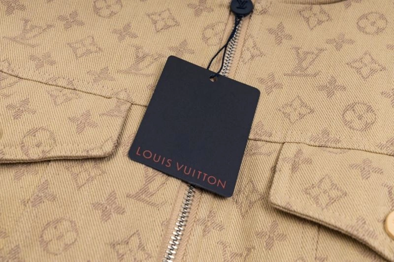 Versatile Louis Vuitton Down Jackets 139324