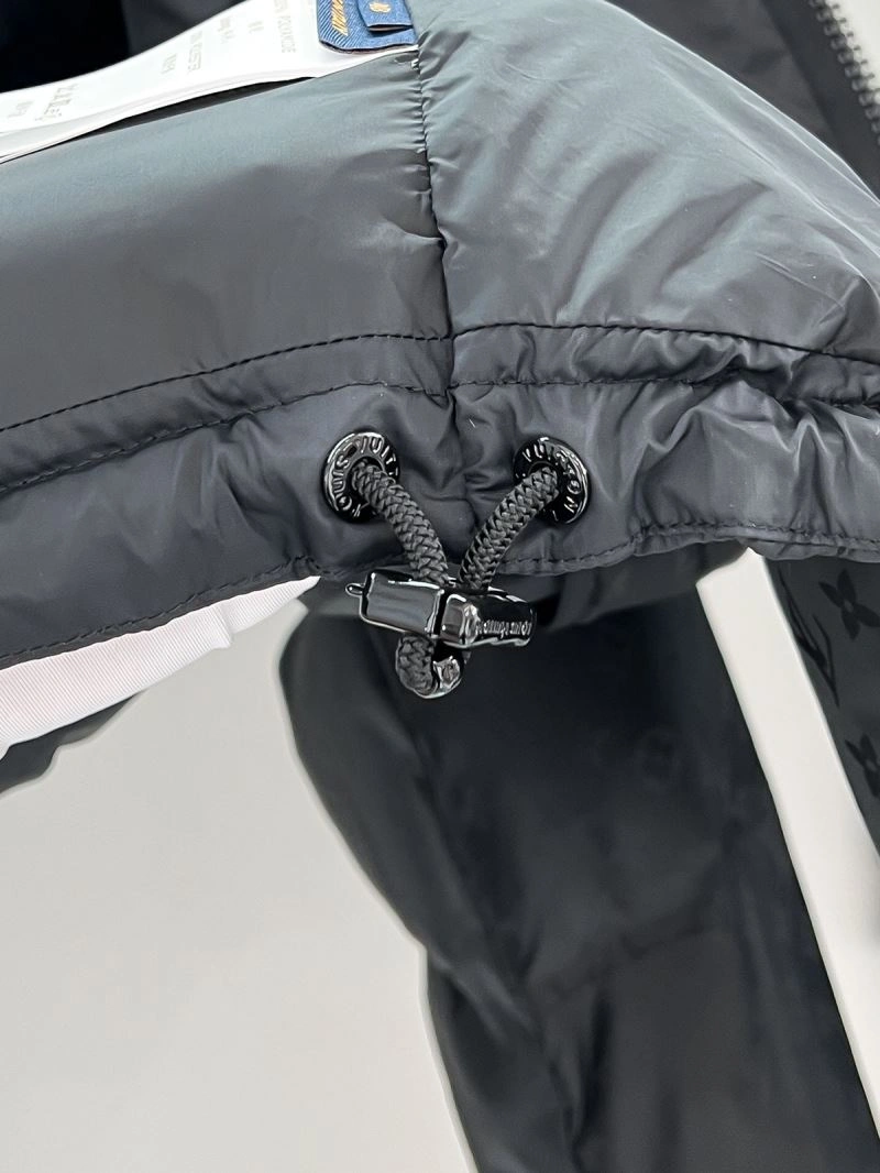TechFriendly Louis Vuitton Down Jackets 139306