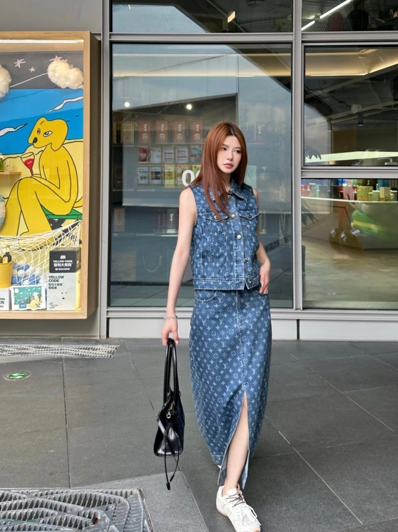 Chic Louis Vuitton Dress Suits 131184