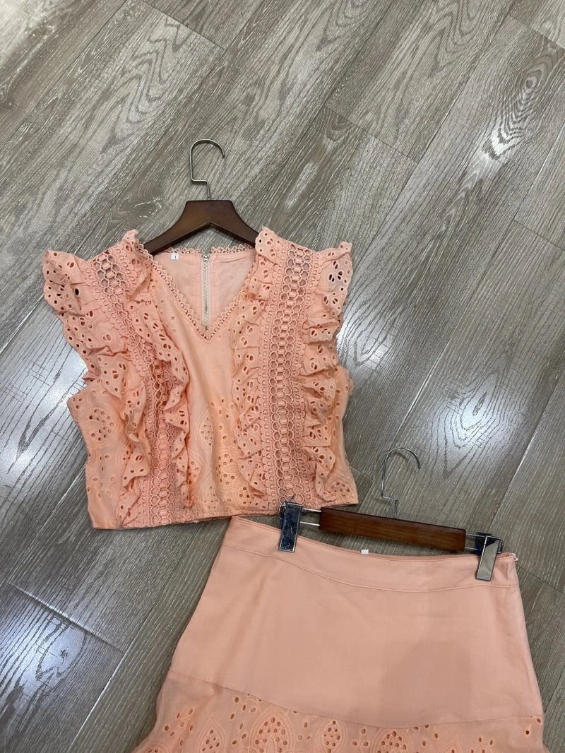Affordable Louis Vuitton Dress Suits 131099