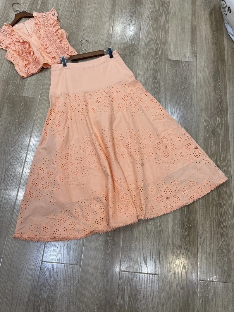 Affordable Louis Vuitton Dress Suits 131099