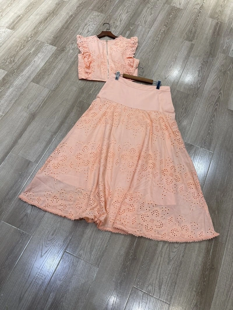 Affordable Louis Vuitton Dress Suits 131099