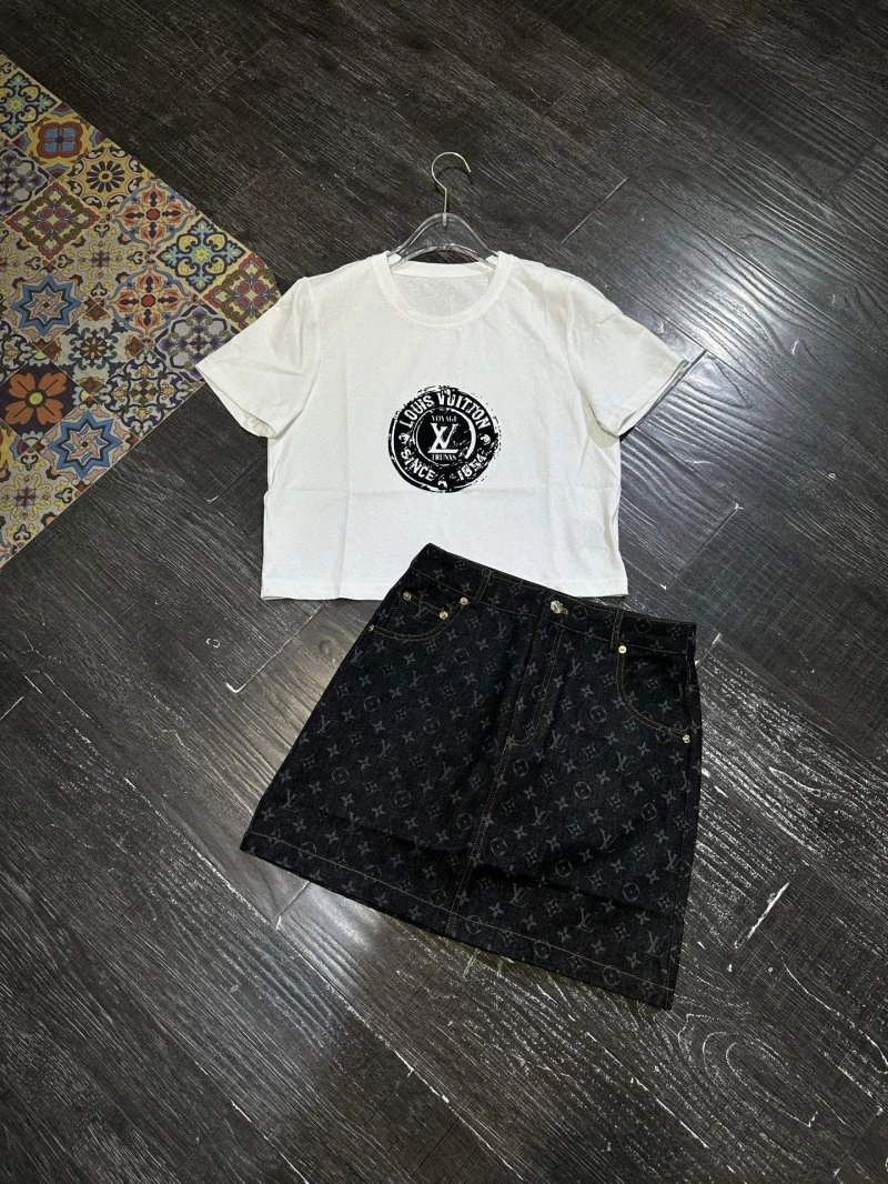 Louis Vuitton Dress Suits Durable 131816