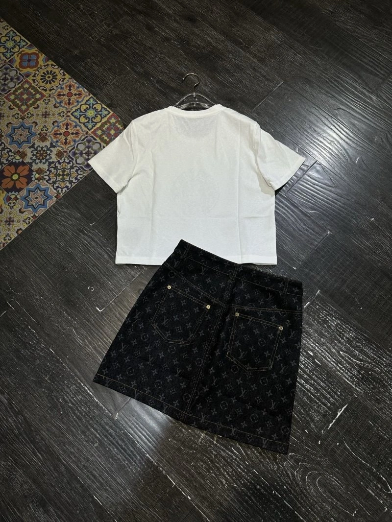 Louis Vuitton Dress Suits Durable 131816