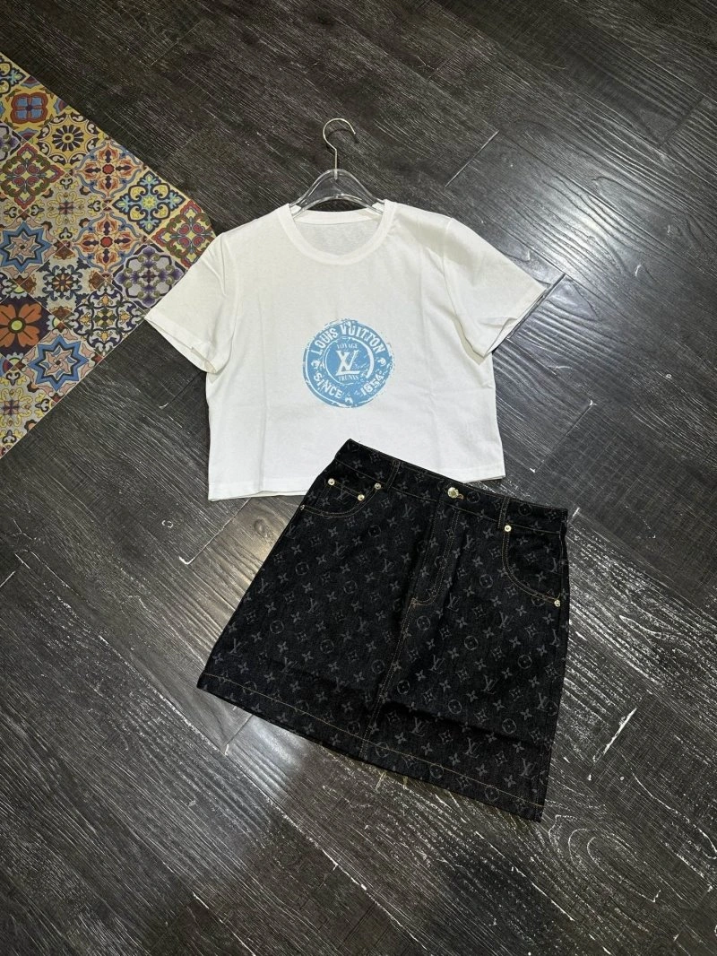 Practical Louis Vuitton Dress Suits 131812