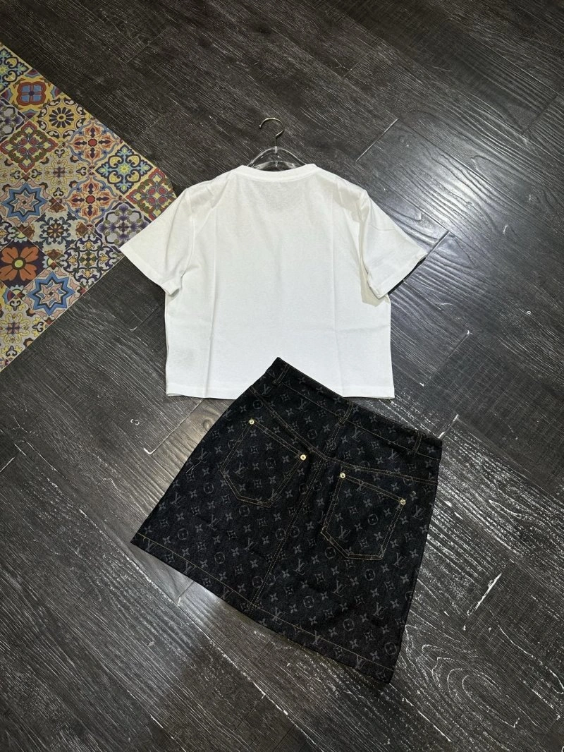 Practical Louis Vuitton Dress Suits 131812
