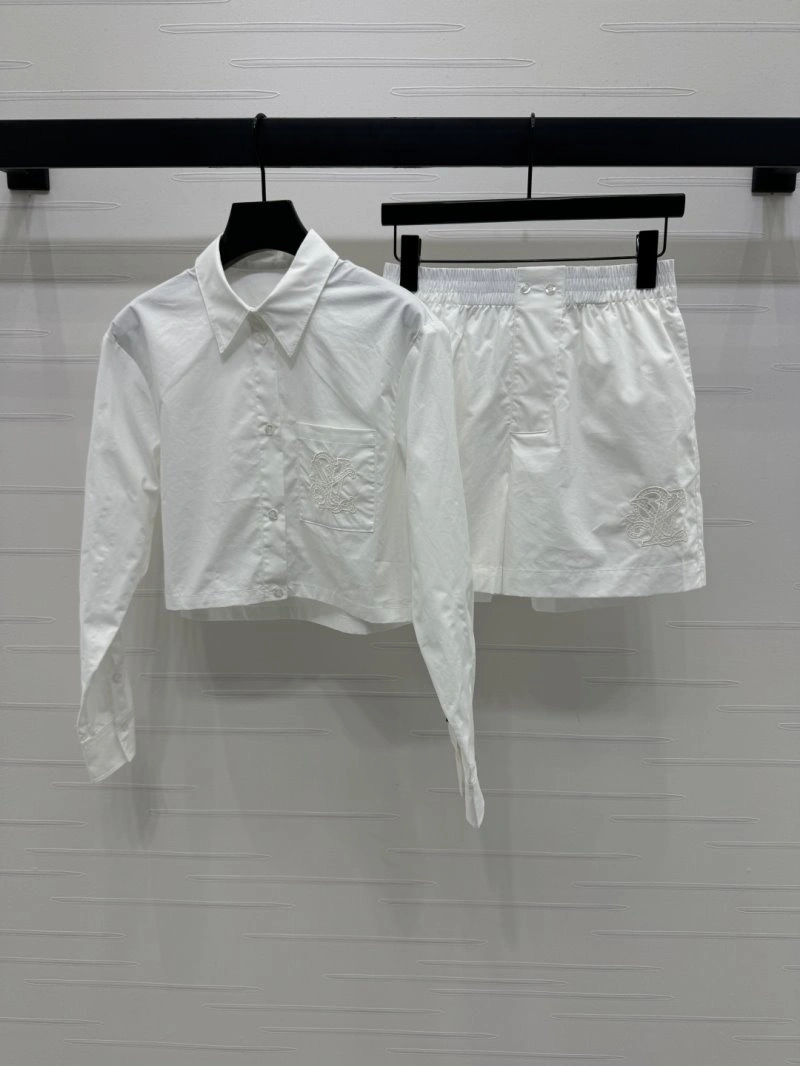 Minimalist Louis Vuitton Dress Suits 131815