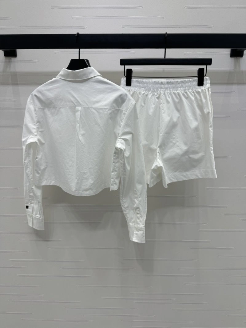 Minimalist Louis Vuitton Dress Suits 131815