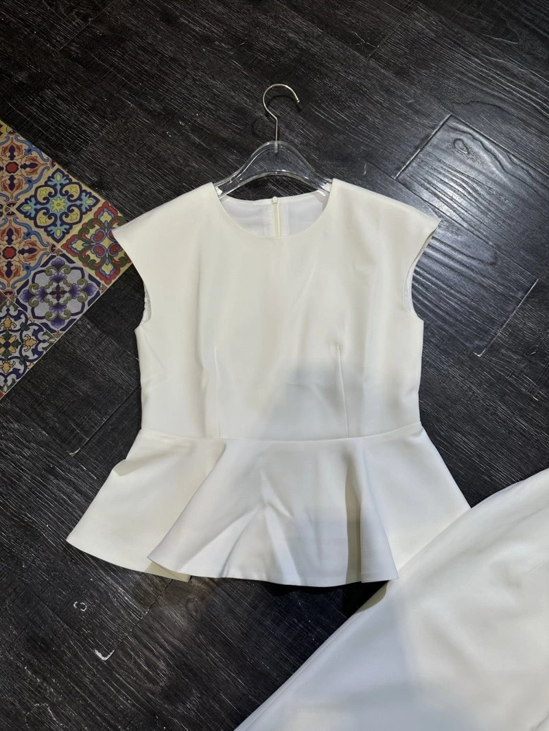 Louis Vuitton Dress Suits Stretchable 131823