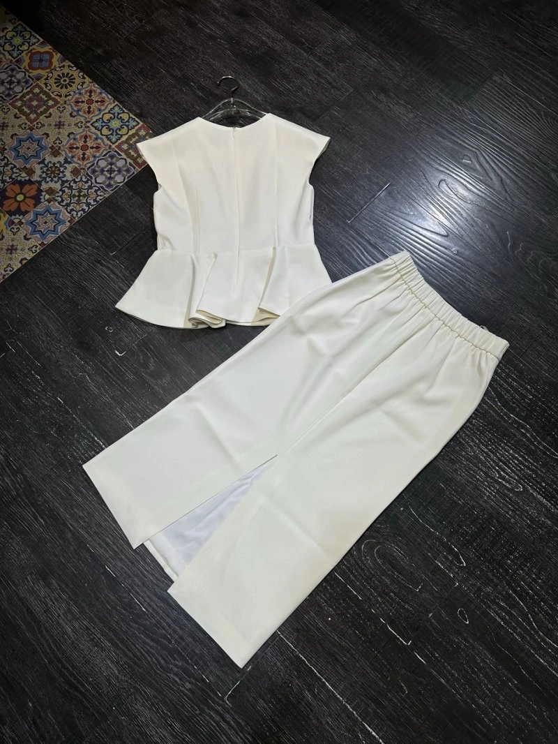Louis Vuitton Dress Suits Stretchable 131823