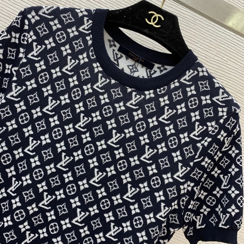 Louis Vuitton Dress Suits GoAnywhere 131405