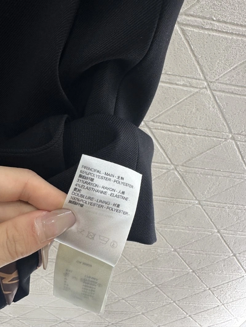 Louis Vuitton Dress Modern 131876