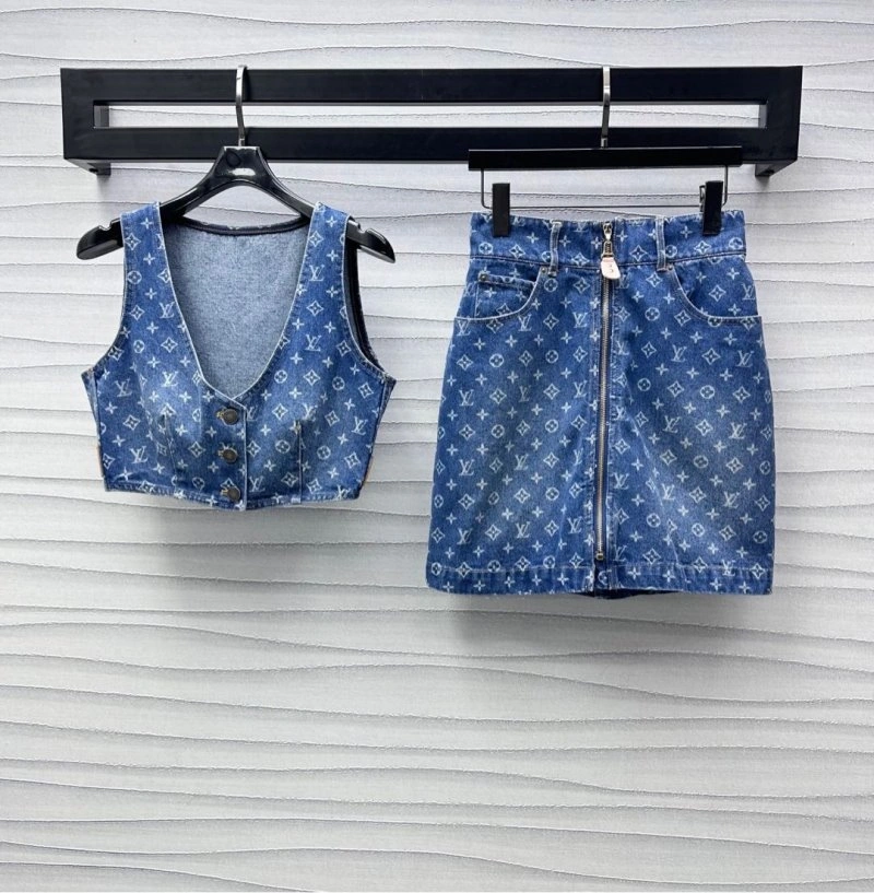 Breathable Louis Vuitton Dress 130887