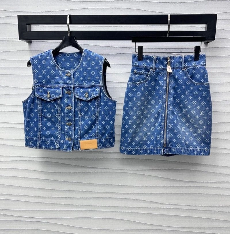 Breathable Louis Vuitton Dress 130887