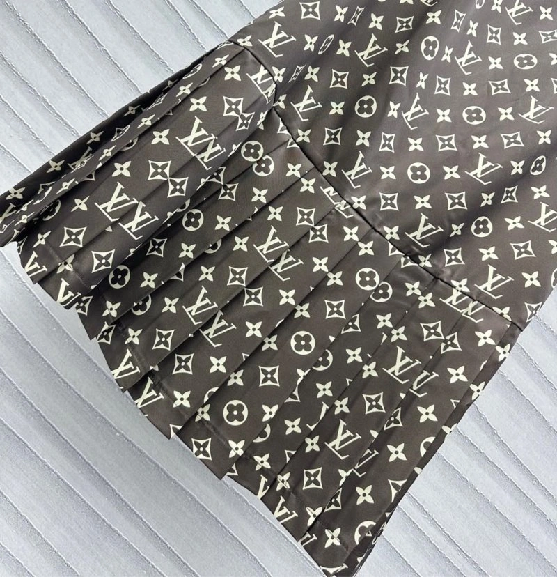 WellDesigned Louis Vuitton Dress 130861
