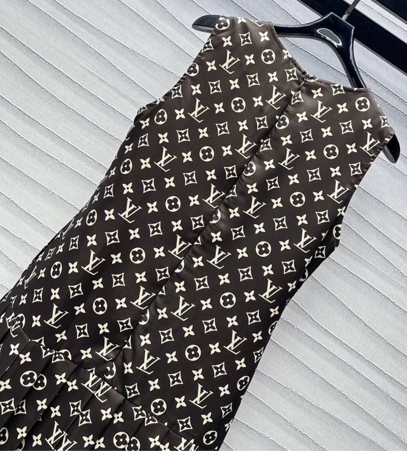 WellDesigned Louis Vuitton Dress 130861