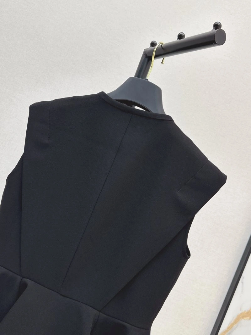 Contemporary Louis Vuitton Dress 130835