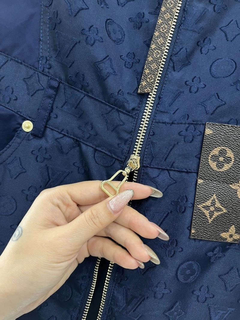 WaterResistant Louis Vuitton Dress 131289