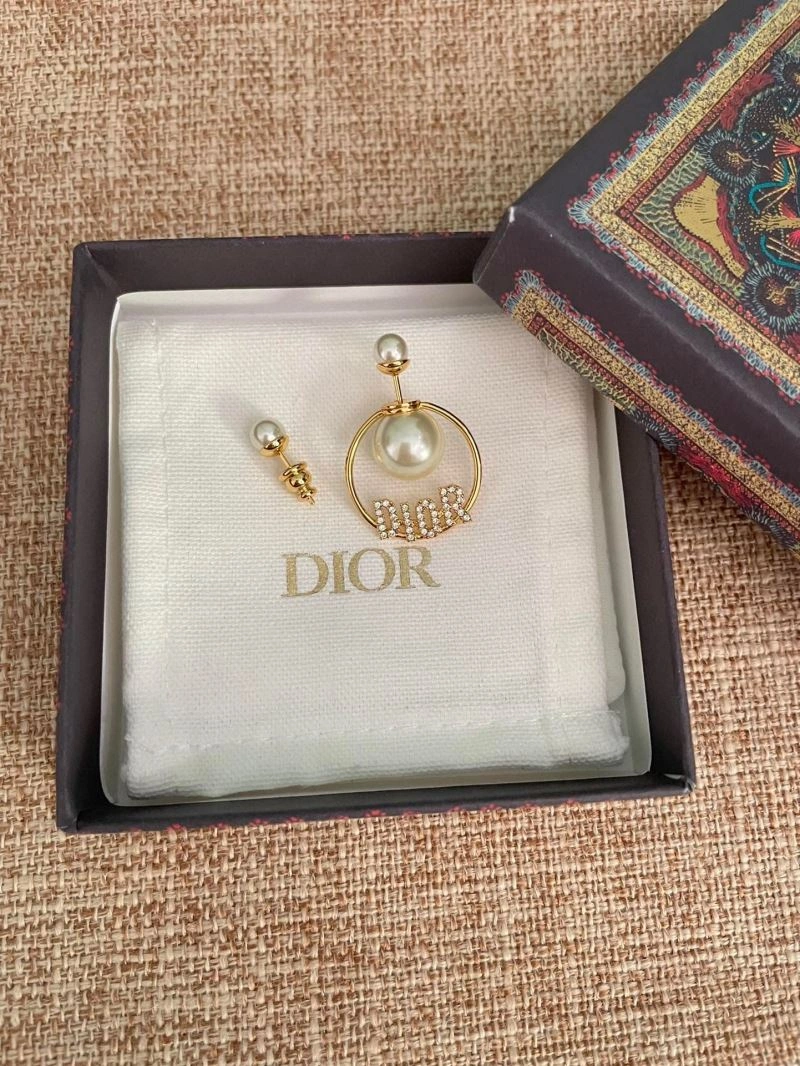 Versatile Louis Vuitton Earrings 251406
