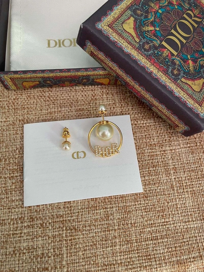 Versatile Louis Vuitton Earrings 251406