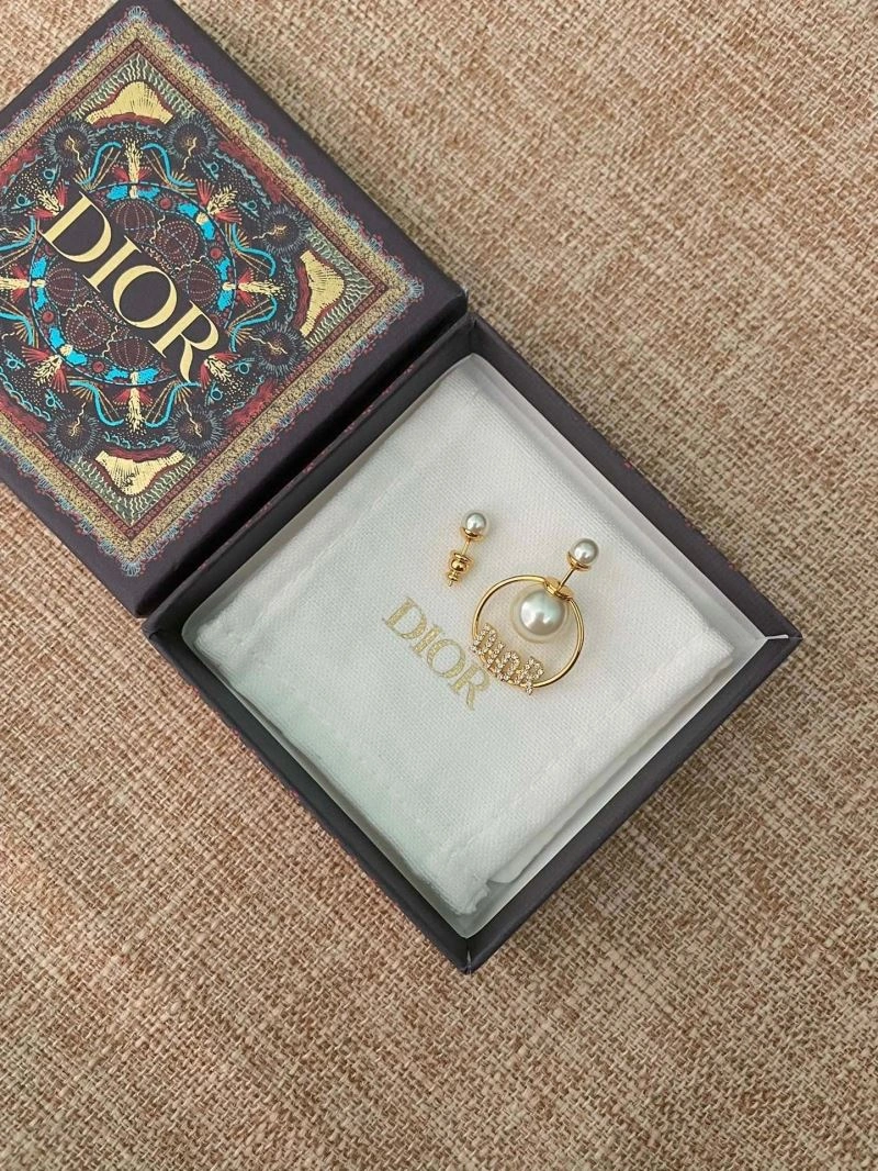 Versatile Louis Vuitton Earrings 251406