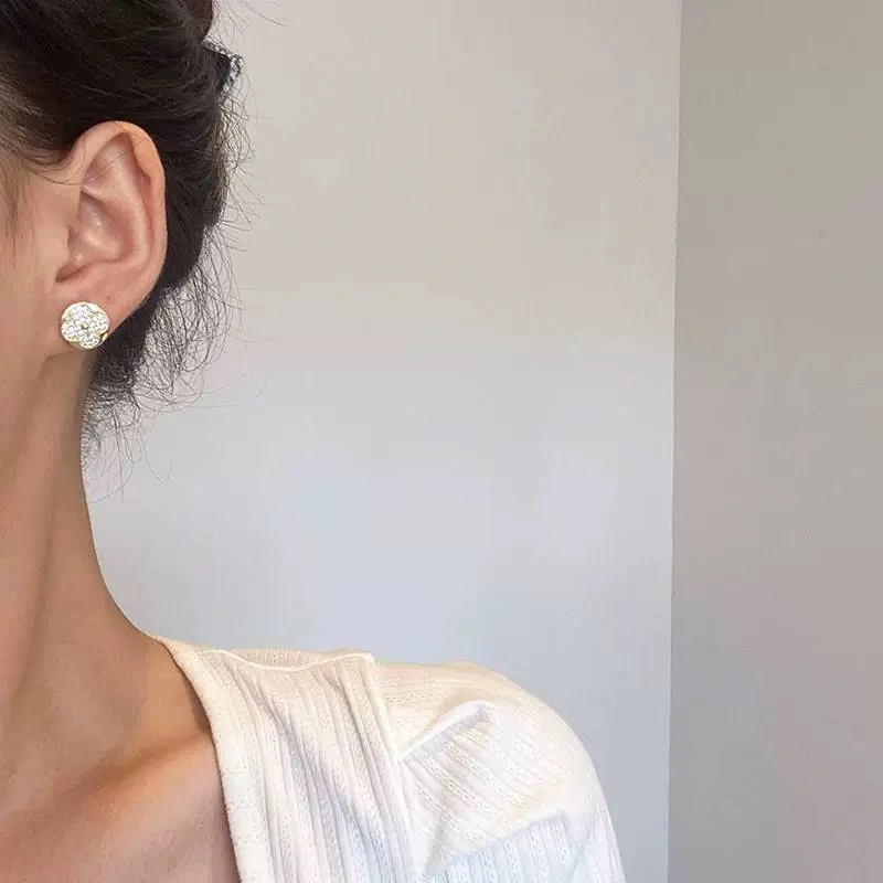 Louis Vuitton Earrings OnTrend 251405