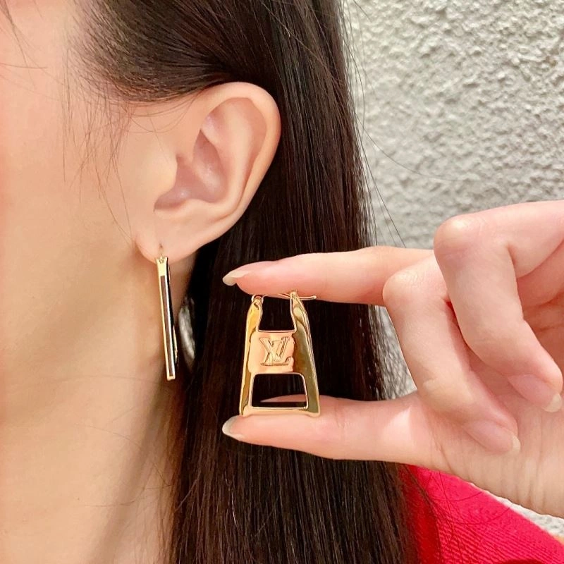 Compact Louis Vuitton Earrings 251295