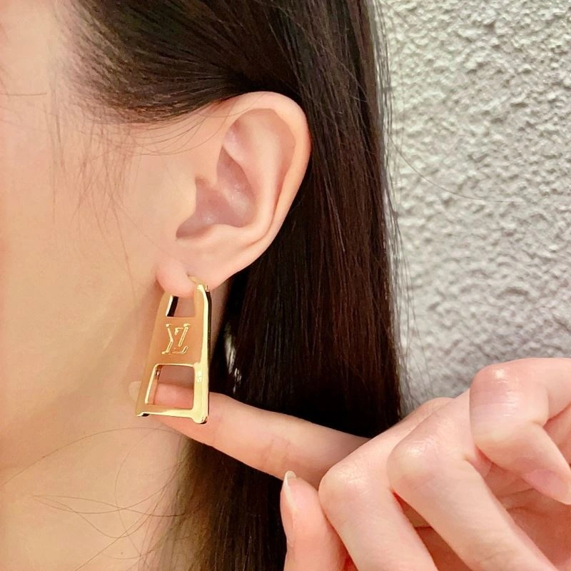 Compact Louis Vuitton Earrings 251295