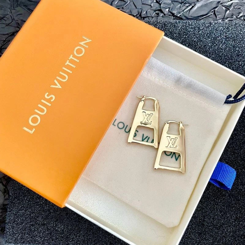Compact Louis Vuitton Earrings 251295