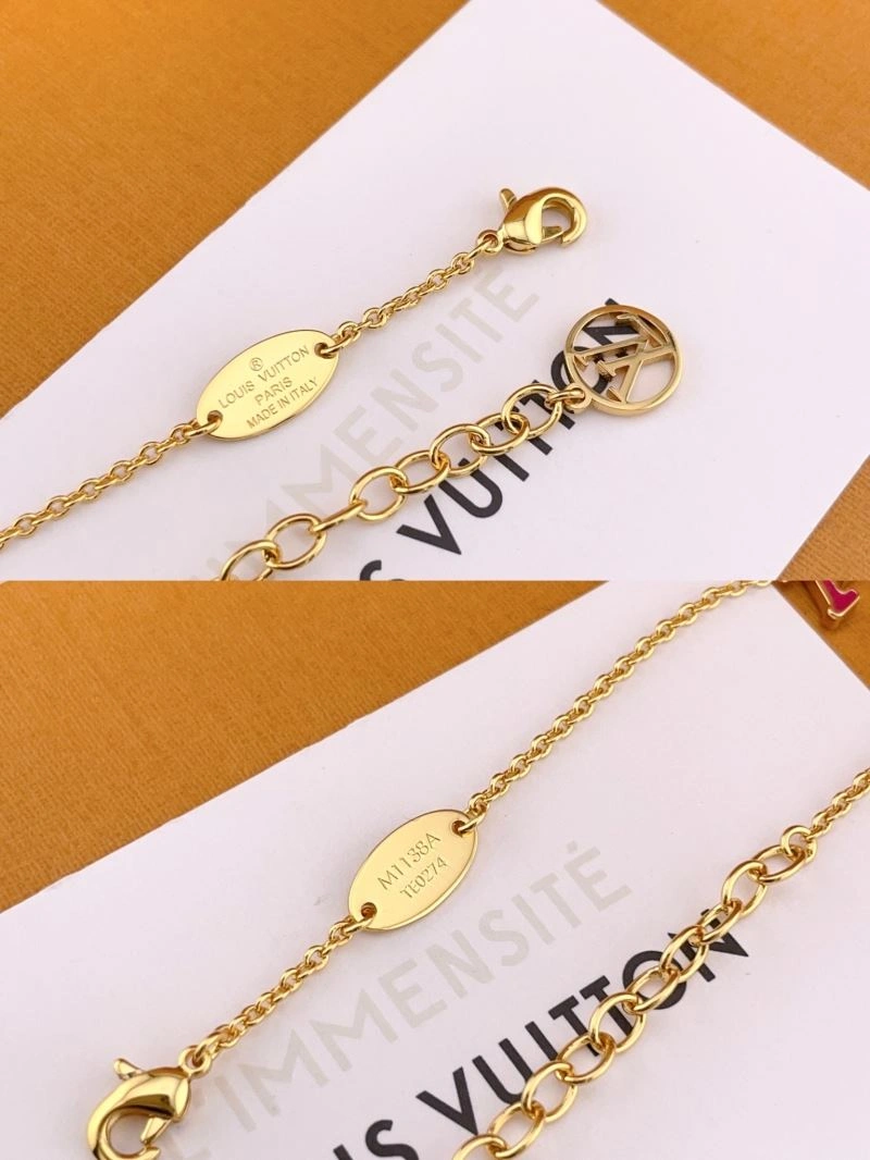 EyeCatching Louis Vuitton Earrings 251254