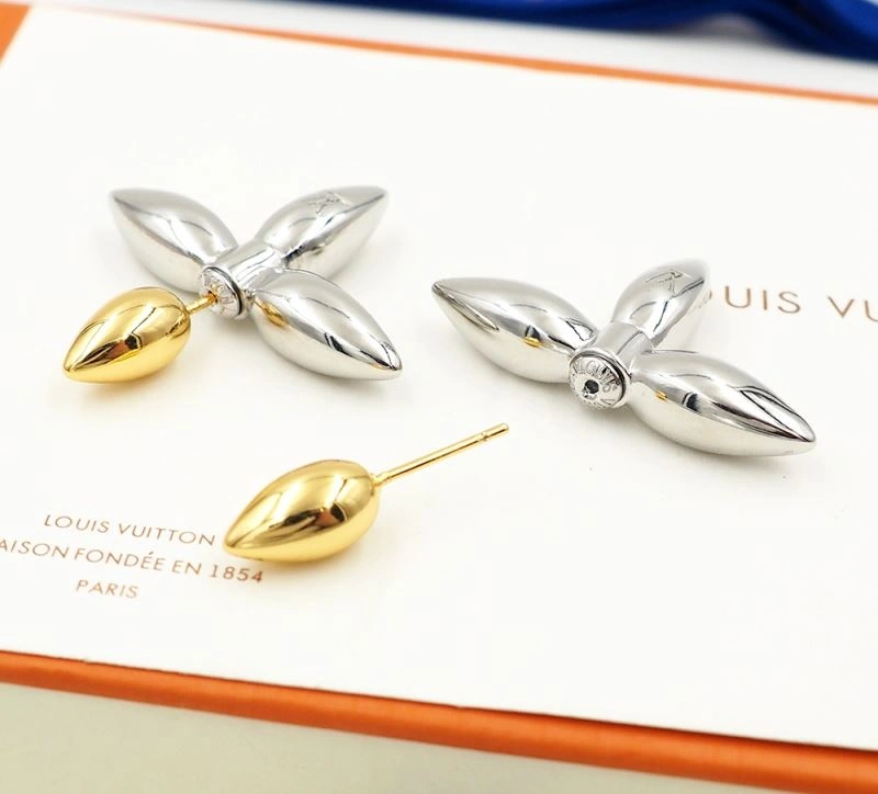 Lightweight Louis Vuitton Earrings 251736