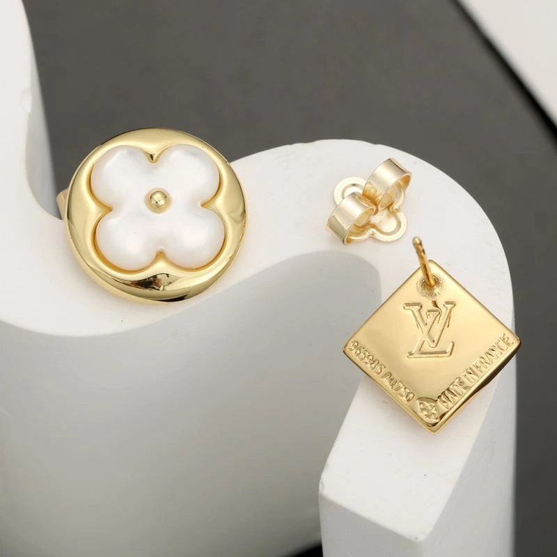Louis Vuitton Earrings Effortless 251541