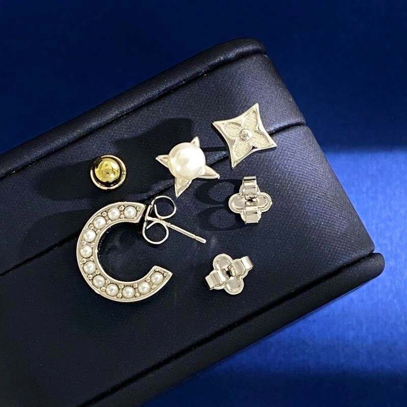 Soft Louis Vuitton Earrings 251099