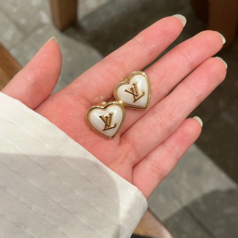 Breathable Louis Vuitton Earrings 251090