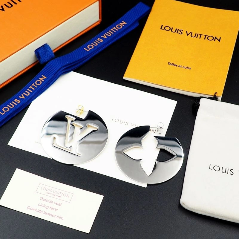 Minimalist Louis Vuitton Earrings 250666