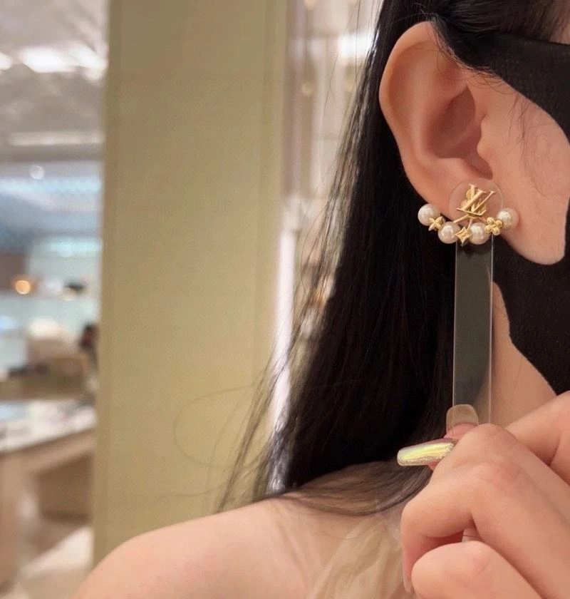 Louis Vuitton Earrings EyeCatching 250663