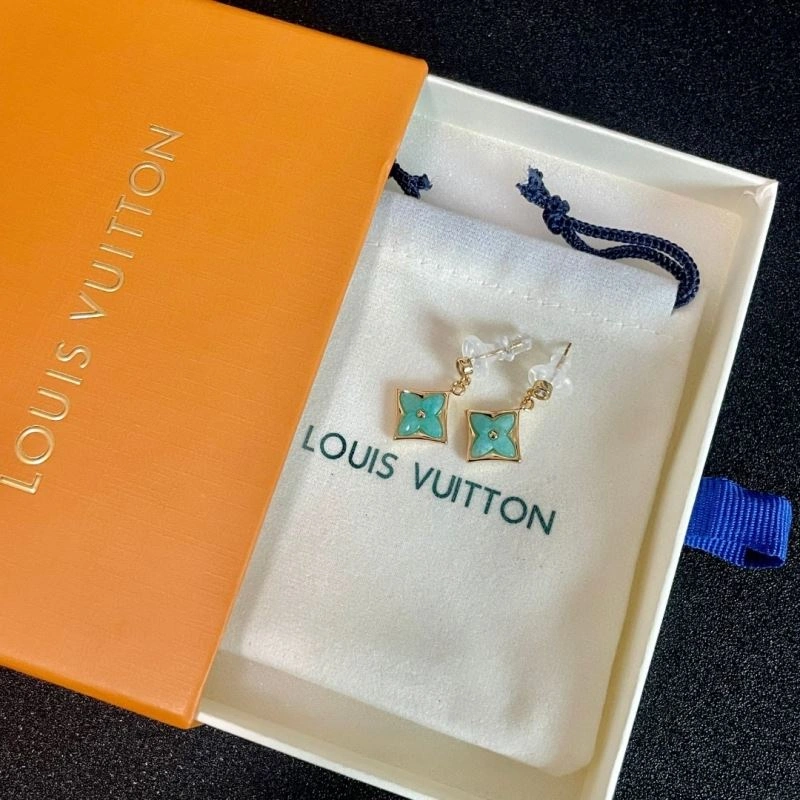 EyeCatching Louis Vuitton Earrings 250647