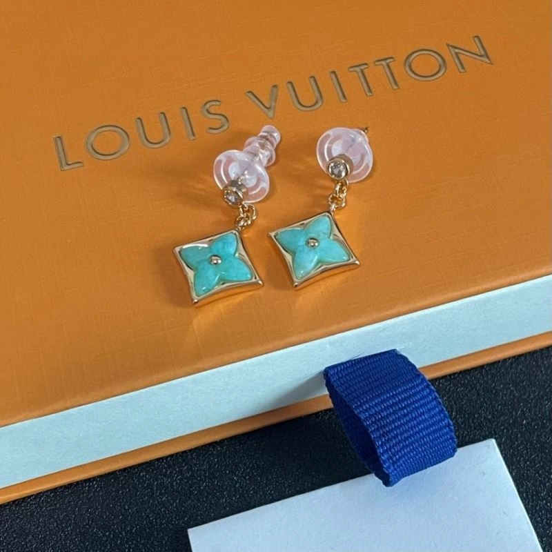 EyeCatching Louis Vuitton Earrings 250647