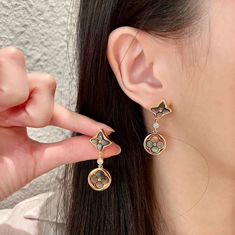 Elegant Louis Vuitton Earrings 250646