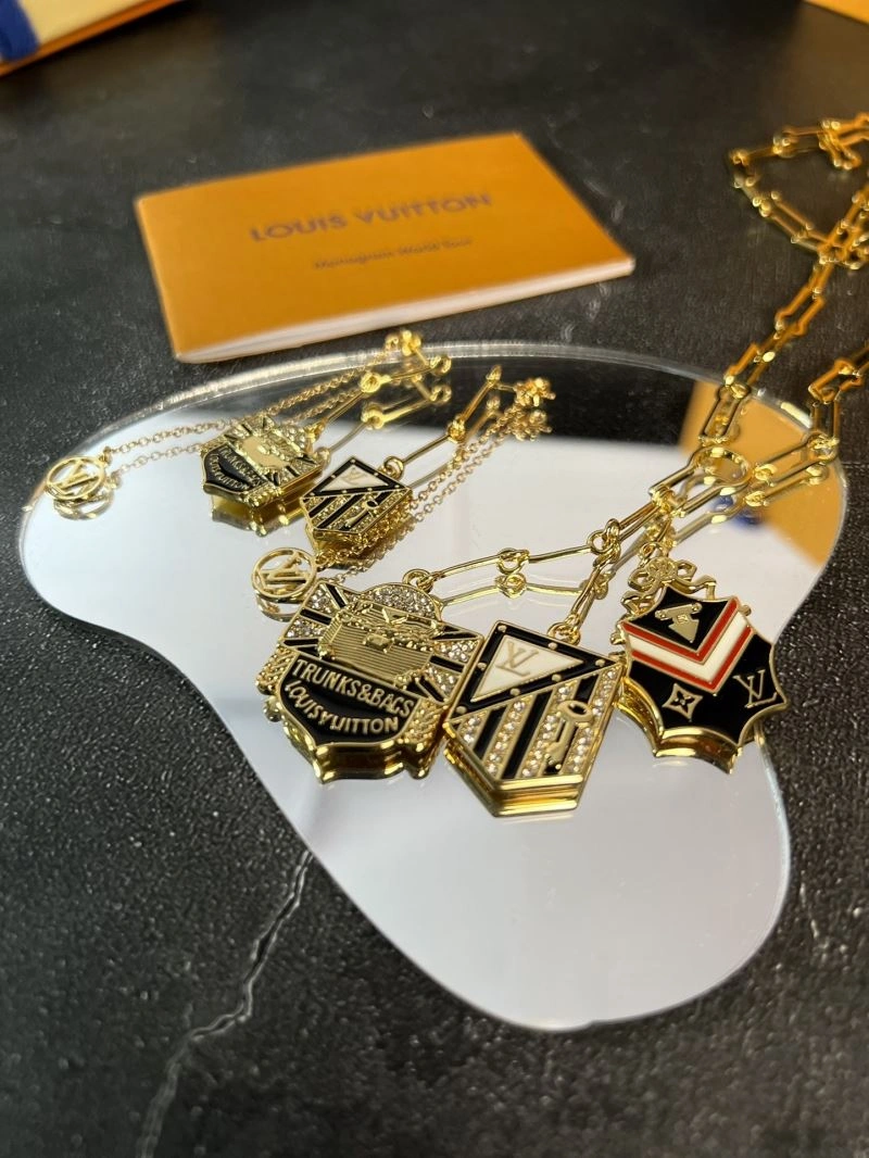 Louis Vuitton Earrings ZipUp 250617