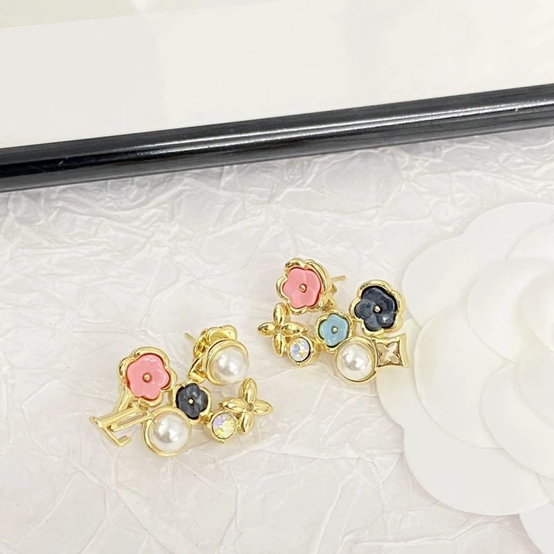 Louis Vuitton Earrings Minimalist 250639