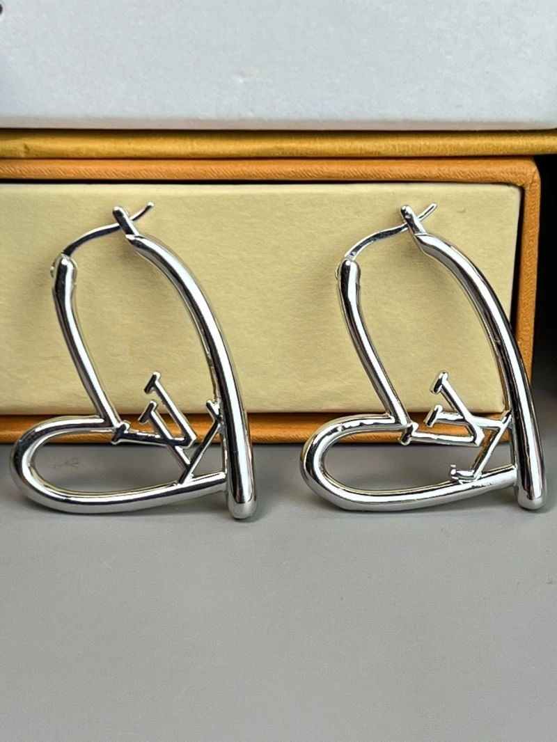 Compact Louis Vuitton Earrings 250618