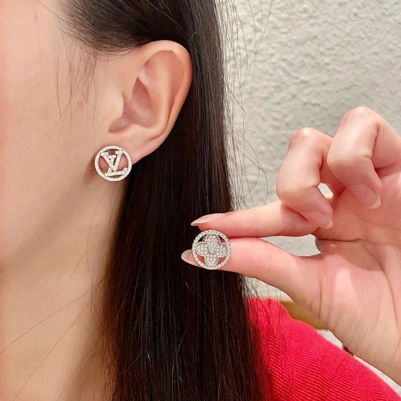 Bright Louis Vuitton Earrings 250637