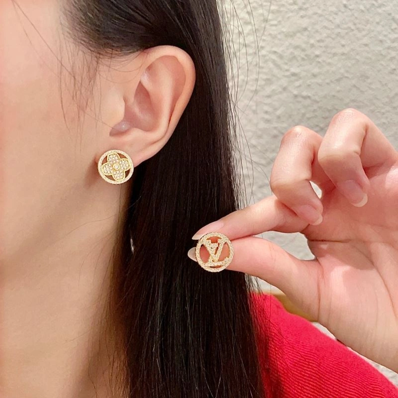 Effortless Louis Vuitton Earrings 250615